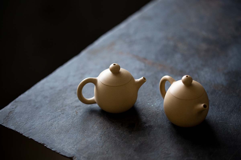 Yunnan Jianshui Purple Clay Mini Teapot (White Shipiao) — tea