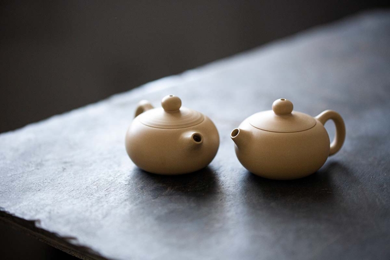 Yunnan Jianshui Purple Clay Mini Teapot (White Shipiao) — tea