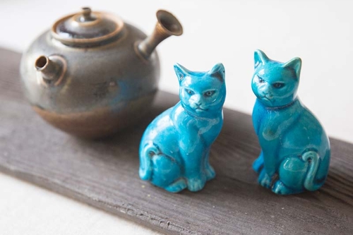 jing de zhen blue cat ceramic teapet 7 | BITTERLEAF TEAS