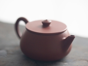 plinth chaozhou clay teapot 2 2 | BITTERLEAF TEAS