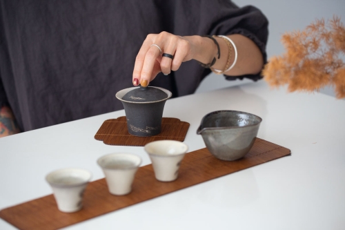 cosmo black gaiwan 1 | BITTERLEAF TEAS