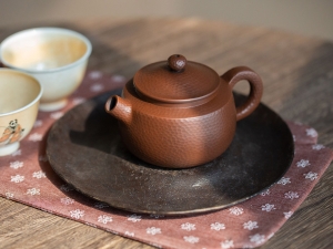 dimpled jianshui zitao teapot 9 | BITTERLEAF TEAS