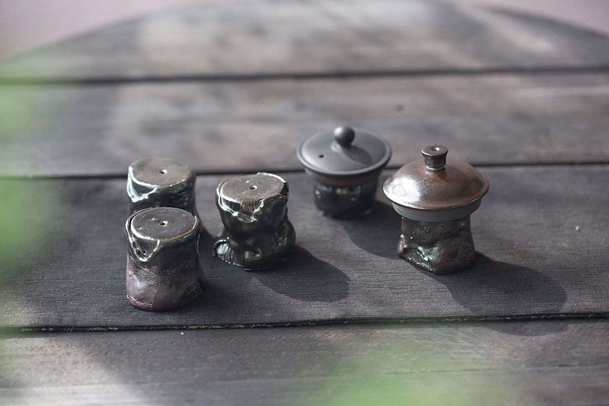 stump wood fired jianshui zitao lid holder 8 | BITTERLEAF TEAS