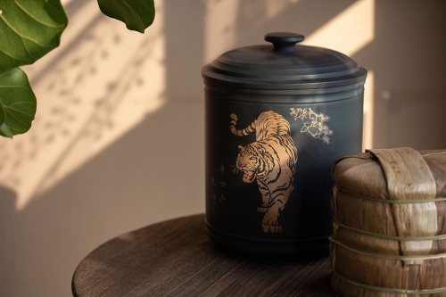 the hunt jianshui zitao tong jar 8 | BITTERLEAF TEAS