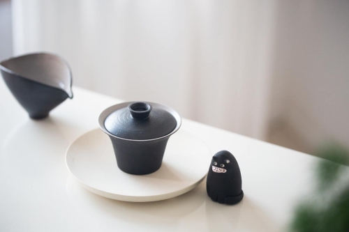 black sand gaiwan 2 | BITTERLEAF TEAS