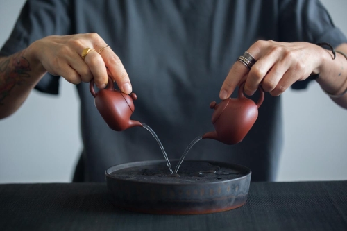 chaozhou clay mini pear teapot 7 23 5 | BITTERLEAF TEAS