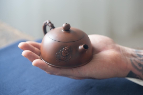 cloud 9 jianshui zitao teapot half moon 10 | BITTERLEAF TEAS