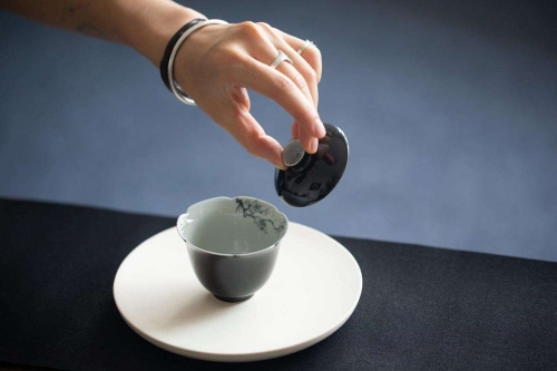 Four Seasons Gaiwan Plum - Image 3