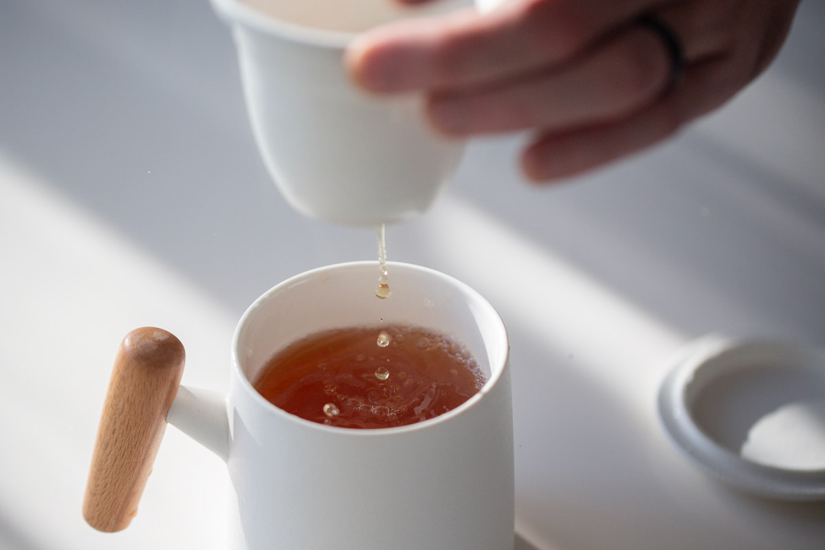 in good hands easy brew mug 2 | BITTERLEAF TEAS