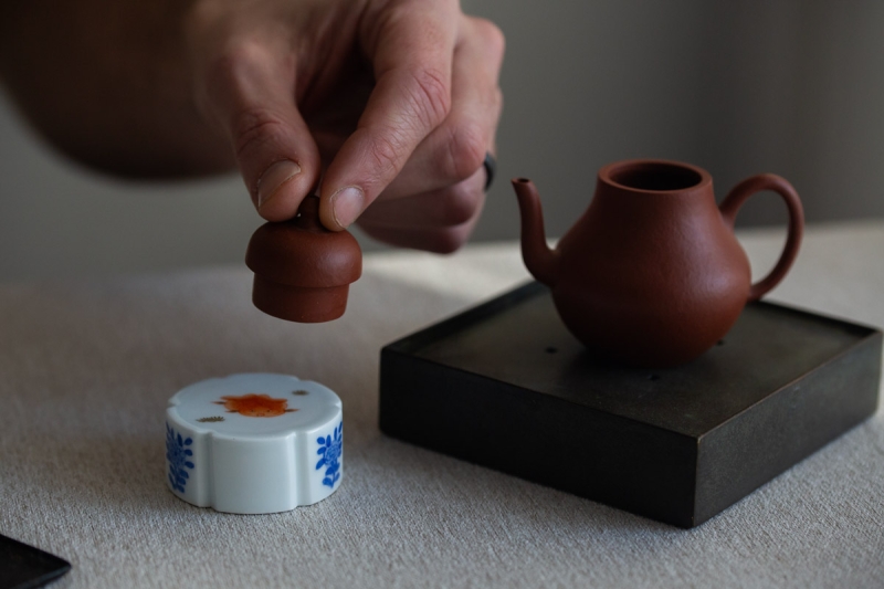 zephyr lid holder 2 | BITTERLEAF TEAS