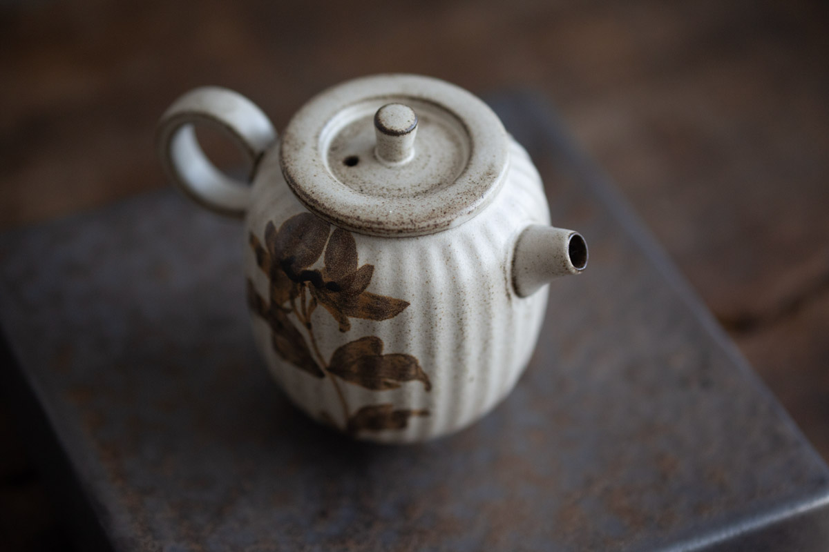 cizhou impression teapot flower 2 | BITTERLEAF TEAS