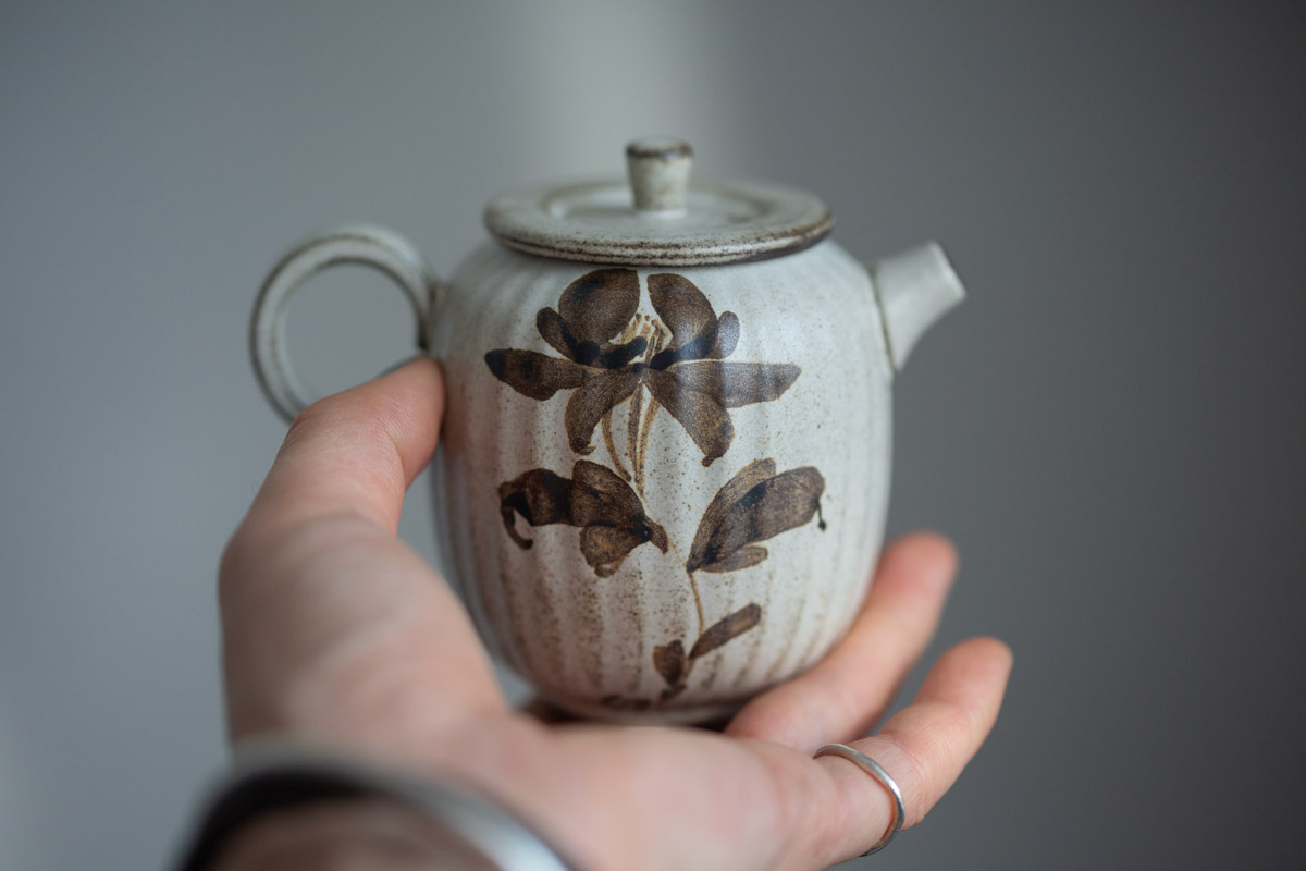 cizhou impression teapot flower 8 | BITTERLEAF TEAS