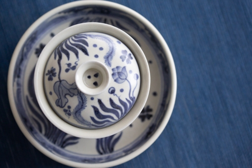 azure qinghua gaiwan fish 11 | BITTERLEAF TEAS