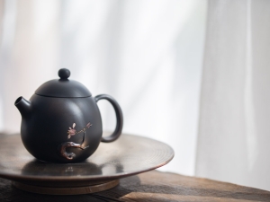 natural habitat jianshui zitao teapot magnolia 1 | BITTERLEAF TEAS