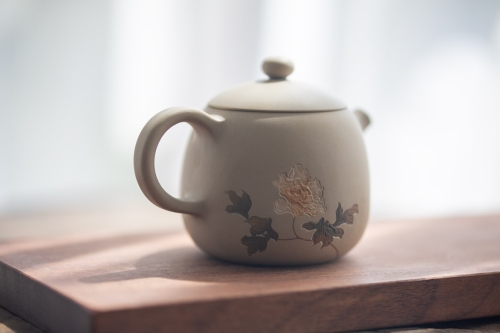 natural habitat jianshui zitao teapot magnolia white peony 1 | BITTERLEAF TEAS