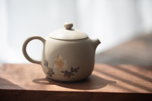 natural habitat jianshui zitao teapot magnolia white peony 2 | BITTERLEAF TEAS