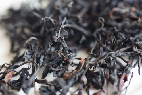 Chocolate Flower Peach 2024 Daxueshan Black Tea - Image 6