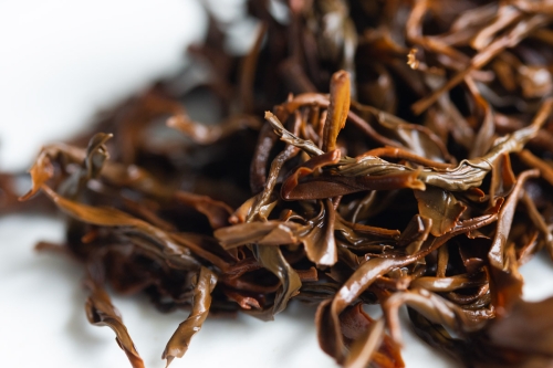 Chocolate Flower Peach 2024 Daxueshan Black Tea - Image 7