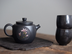 natural habitat jianshui zitao teapot magnolia 4 1 | BITTERLEAF TEAS