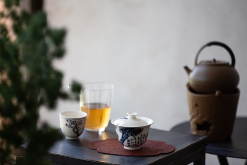 gilded qinghua gaiwan pine 2 5 | BITTERLEAF TEAS