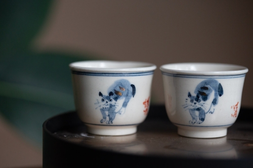 gilded qinghua teacup feline 2 6 | BITTERLEAF TEAS