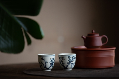 Gilded Qinghua Teacup - Garden - Image 3