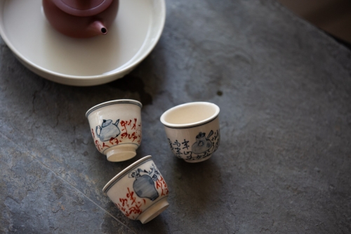 Gilded Qinghua Teacup - Tea Friends - Image 1