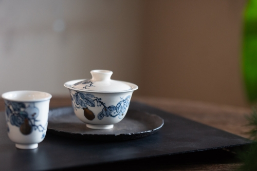 Gilded Qinghua Gaiwan - Hulu - Image 1