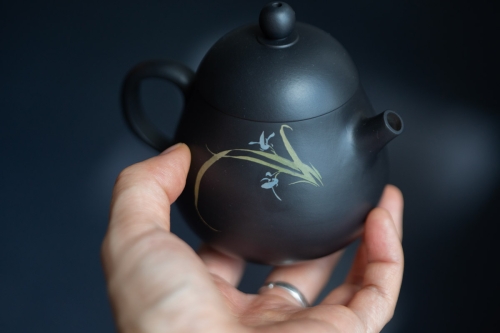 Natural Habitat Jianshui Zitao Teapot - Blue Orchid - Image 6