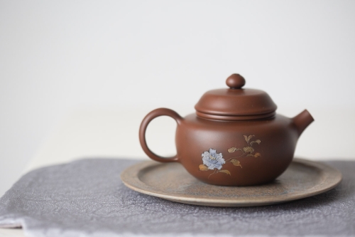 natural-habitat-jianshui-zitao-teapot-blue-peony-4