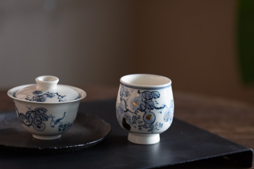 Gilded Qinghua Teacup - Hulu - Image 9