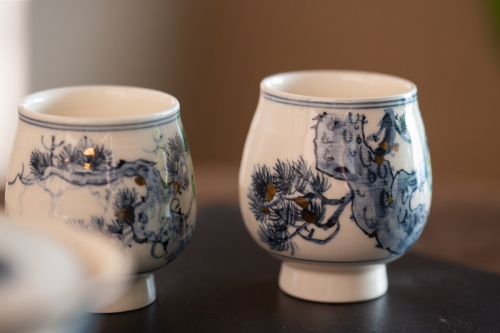 Gilded Qinghua Teacup - Pine - Image 5