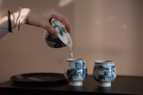 Gilded Qinghua Teacup - Pine - Image 3