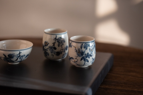 Gilded Qinghua Teacup - Pomegranate - Image 11