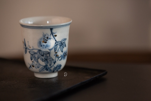 Gilded Qinghua Teacup - Pomegranate - Image 8