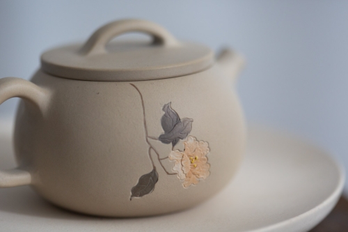 Natural Habitat Jianshui Zitao Teapot - White Peony - Image 8