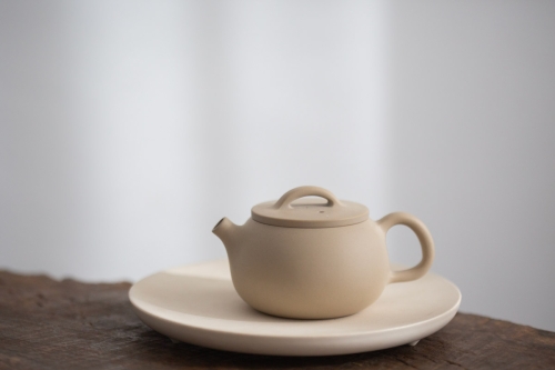 Natural Habitat Jianshui Zitao Teapot - White Peony - Image 9