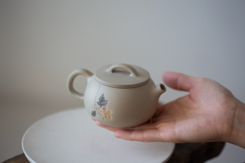 Natural Habitat Jianshui Zitao Teapot - White Peony - Image 5