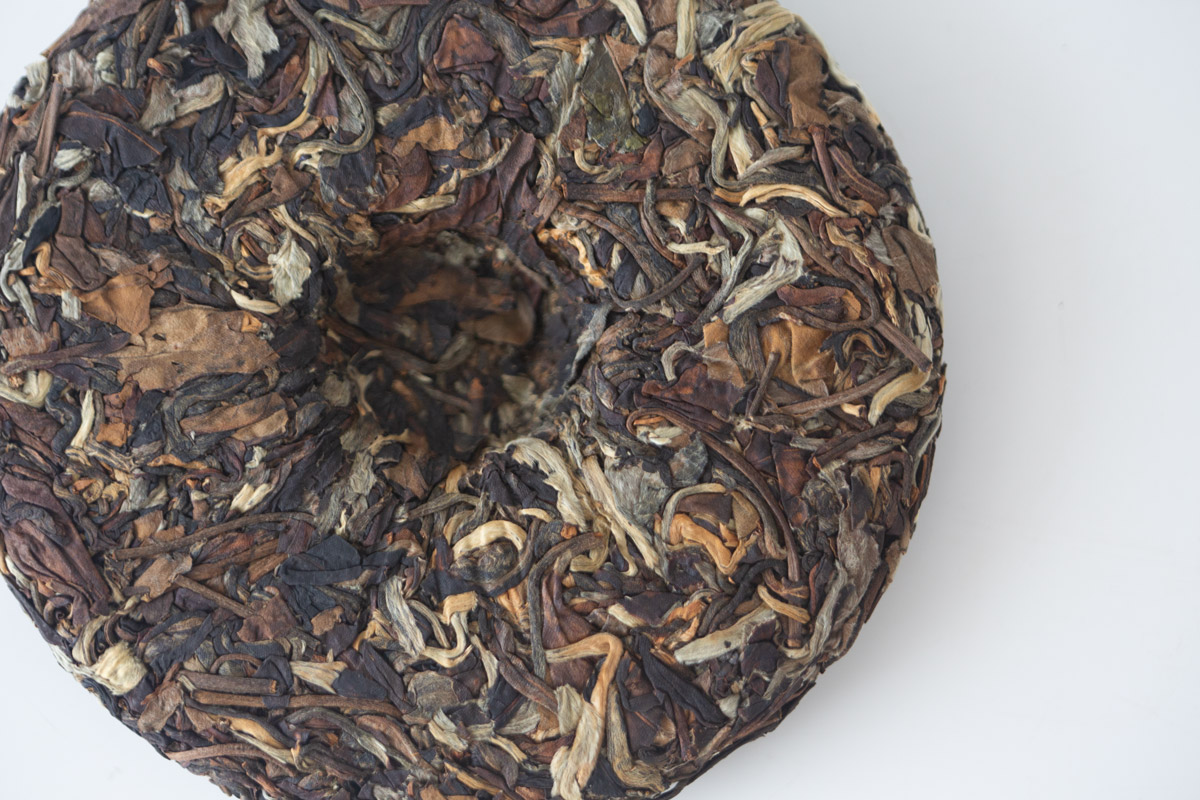 day night black tea white tea blend 2024 5 | BITTERLEAF TEAS