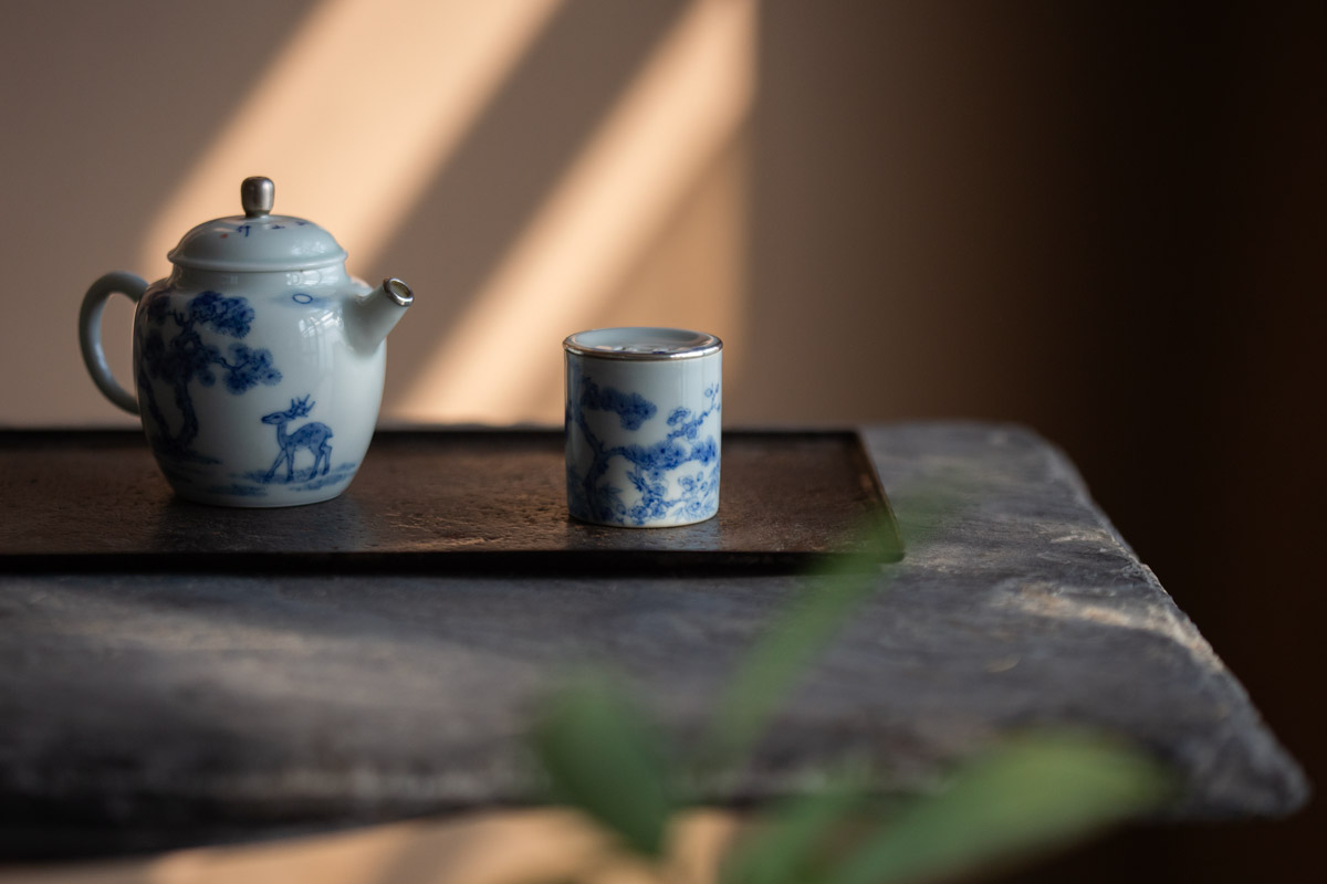 alchemy silver lid holder 1 | BITTERLEAF TEAS